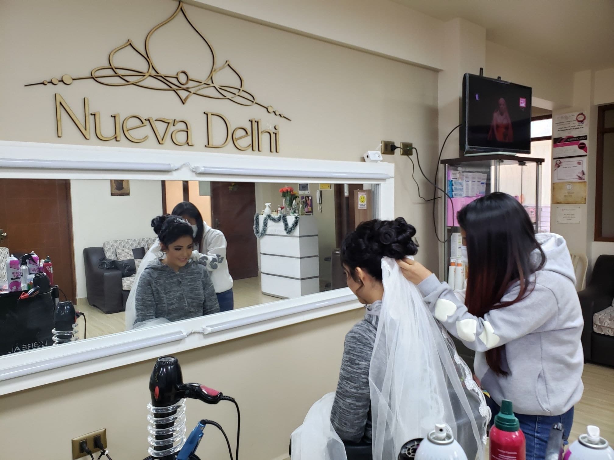 Momentos de belleza y cuidado antes de un gran día.